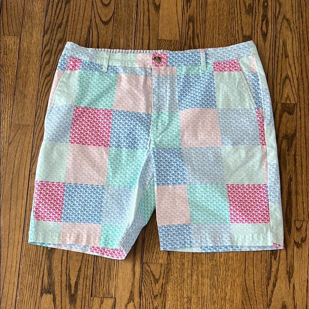 Vineyard Vines Target Colorful Patchwork Men's Sh… - image 1